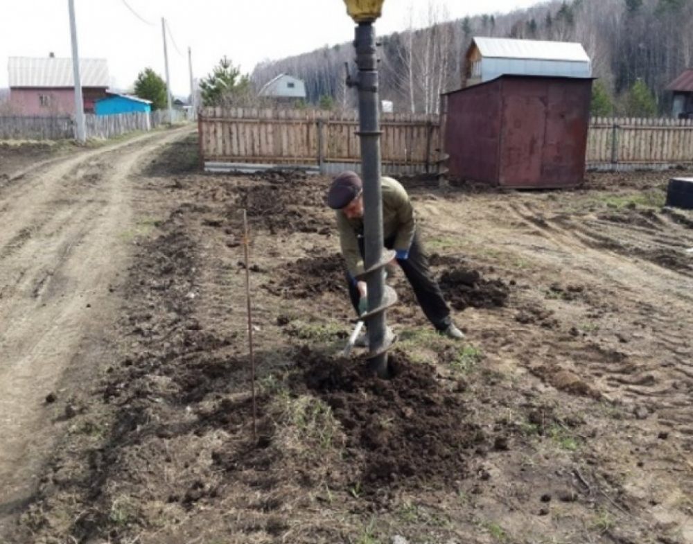 Бурение ям и отверстий в грунте - услуги бурояма и бензобура стоимость услуг и где заказать - Чита