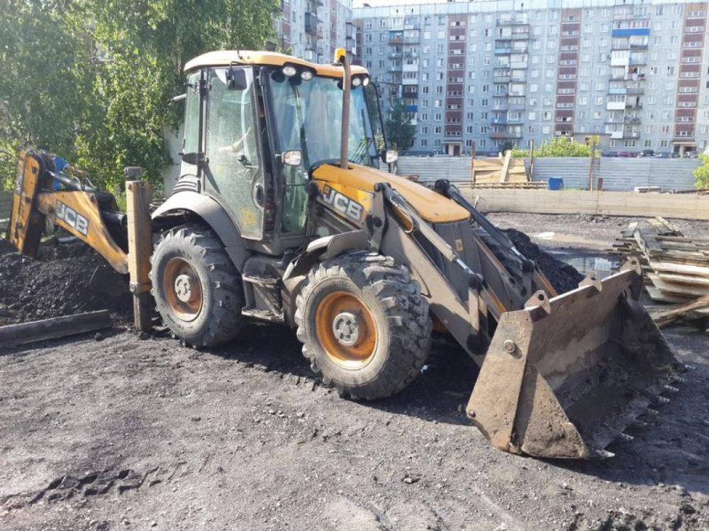 Услуги спецтехники для разравнивания грунта и насыпи стоимость услуг и где заказать - Чита