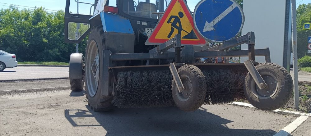 Щетка дорожная Услуги дорожной щетки на базе МТЗ взять в аренду, заказать, цены, услуги - Чита