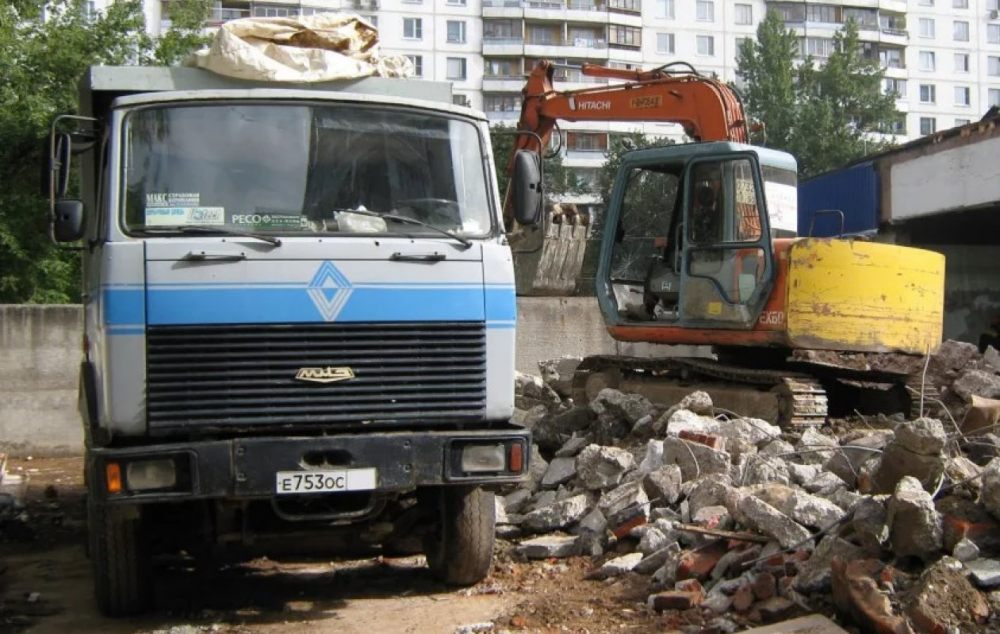 Вывоз строительного мусора, погрузчики, самосвалы, грузчики стоимость услуг и где заказать - Чита