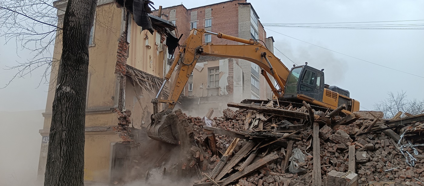 Услуги по сносу и демонтажу старых домов, строений и сооружений в Петровске-Забайкальском