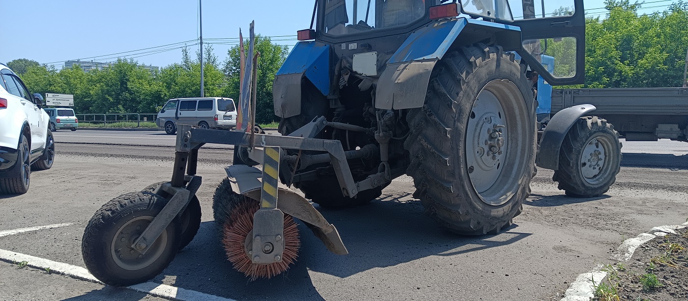 Услуги трактора с щеткой МТЗ в Могоче