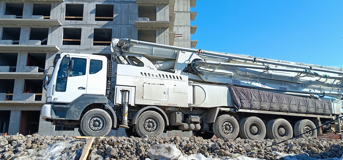 Услуги и заказ бетононасосов для заливки бетона в Борзе